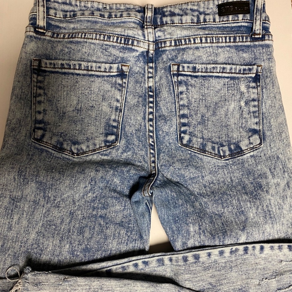 Women’s skinny jeans